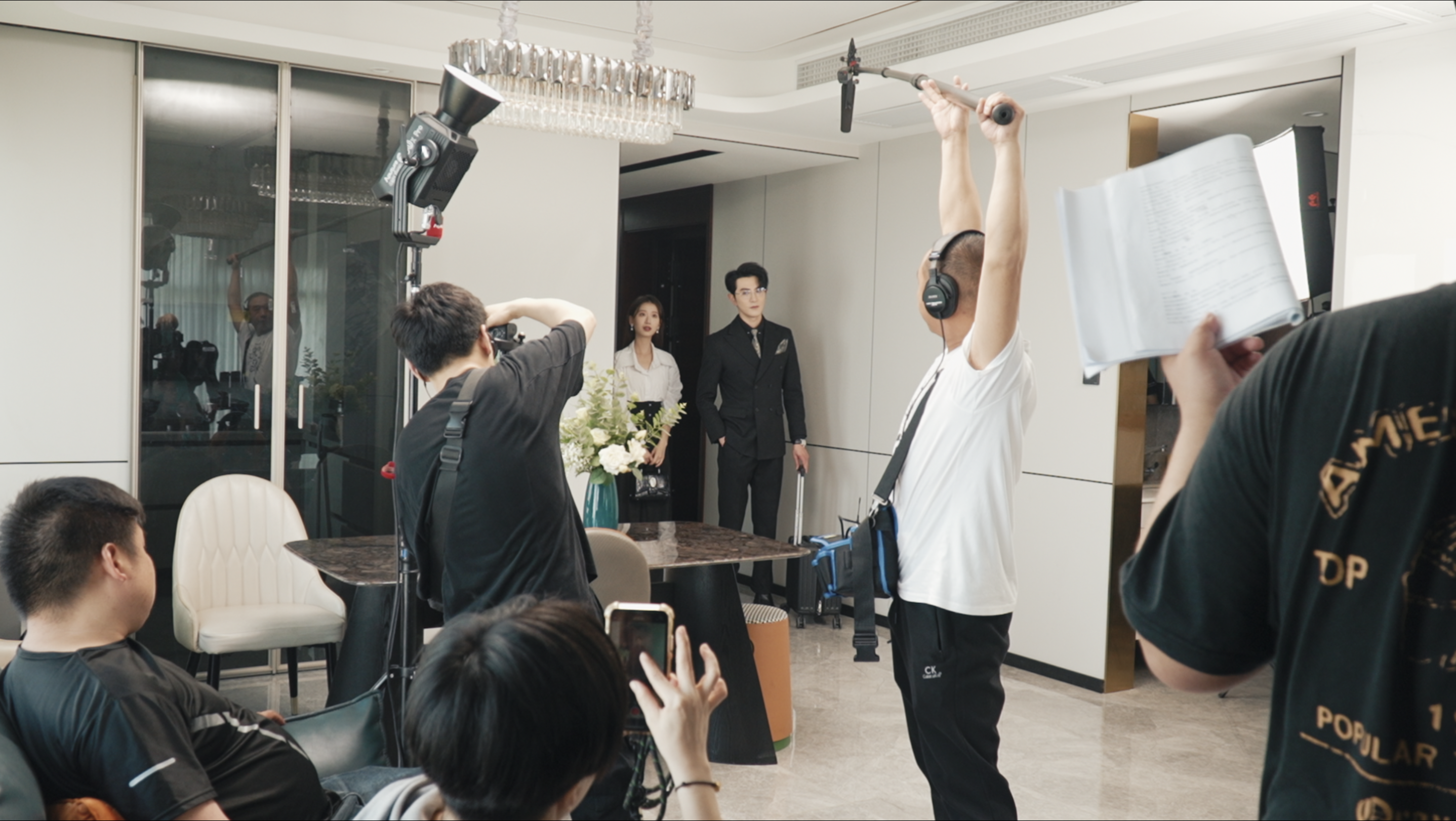 图片[2]-“狂飙的短剧市场”背后：八天拍完一部剧，爆款能达4倍回报率，短剧出海已成趋势-免费短剧