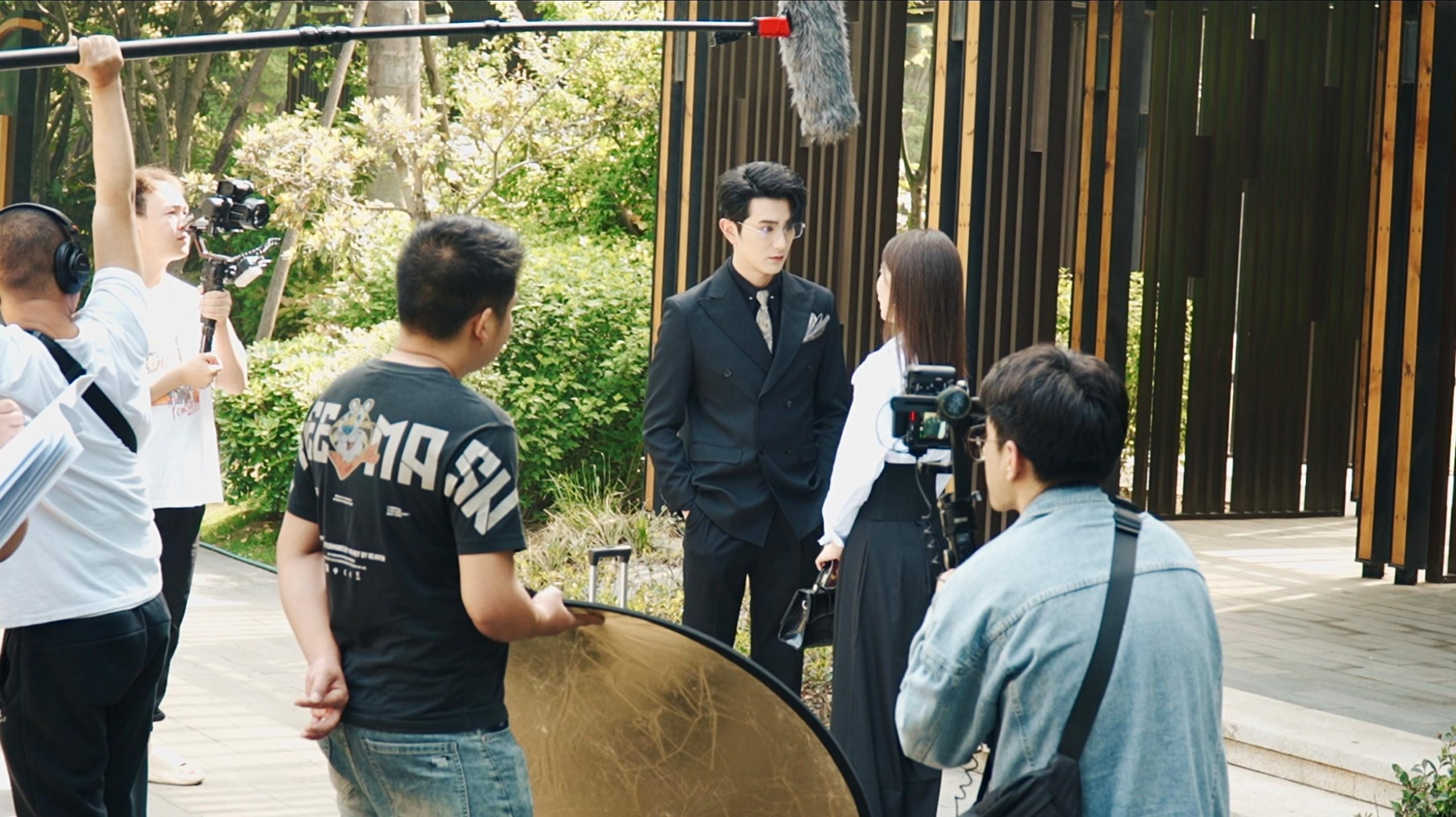 图片[1]-“狂飙的短剧市场”背后：八天拍完一部剧，爆款能达4倍回报率，短剧出海已成趋势-免费短剧