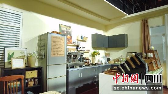 图片[2]-剧组扎堆成都影视城 高品质微短剧拍摄忙-免费短剧